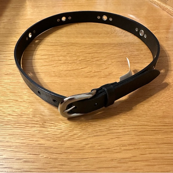 Leather belt size S 27” around your waist with the solid metal buckle - Picture 5 of 9